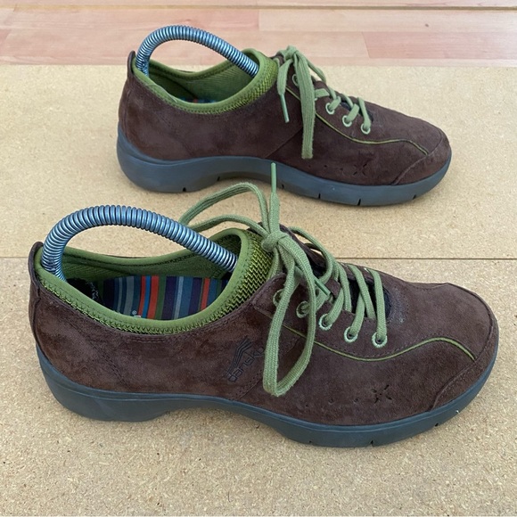 Dansko Other - Dansko Mens Brown & Green Leather Lace Up Sneaker Size 39 US 7.5 fits